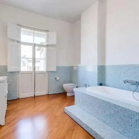 Modern & Stylish Flat Near Piazza Della Repubblica בית נופש רומא