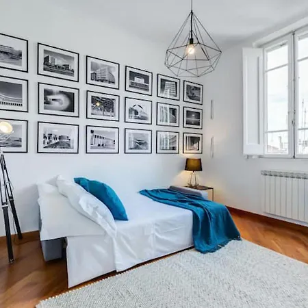 Modern & Stylish Flat Near Piazza Della Repubblica בית נופש