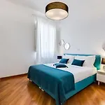 Modern & Stylish Flat Near Piazza Della Repubblica *