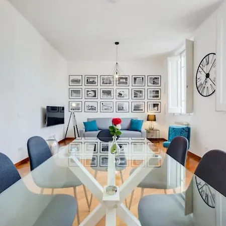 Elegant Flat In Rome Historic Center - 2 Bathrooms Tatil Evi