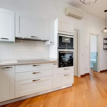 Modern, Stylish Flat Near Piazza Della Repubblica Tatil Evi